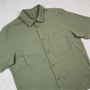Lululemon Men's Size L (Estimated) Relaxed Fit Green Short Sleeve Button Shirt
